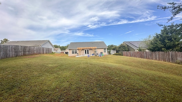 view of yard featuring a patio