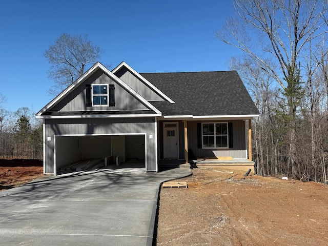 view of front facade featuring a garage