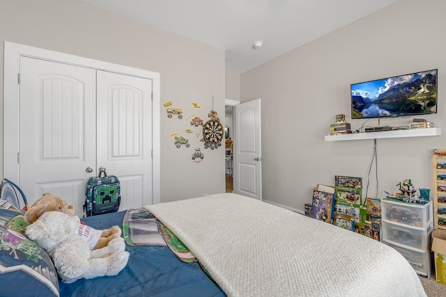 bedroom featuring a closet