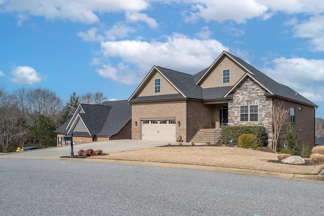 craftsman house featuring a garage