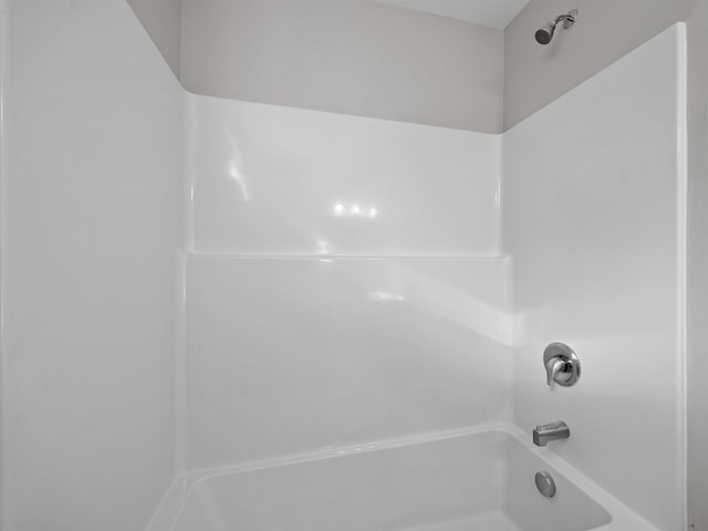 bathroom featuring shower / bathing tub combination