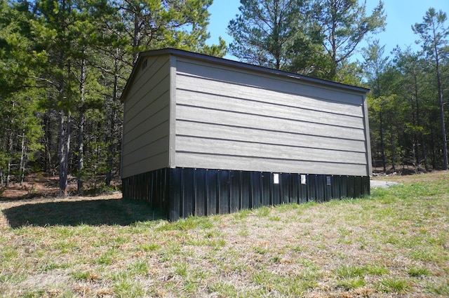 view of outbuilding with an outbuilding