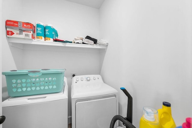 laundry room featuring laundry area and independent washer and dryer