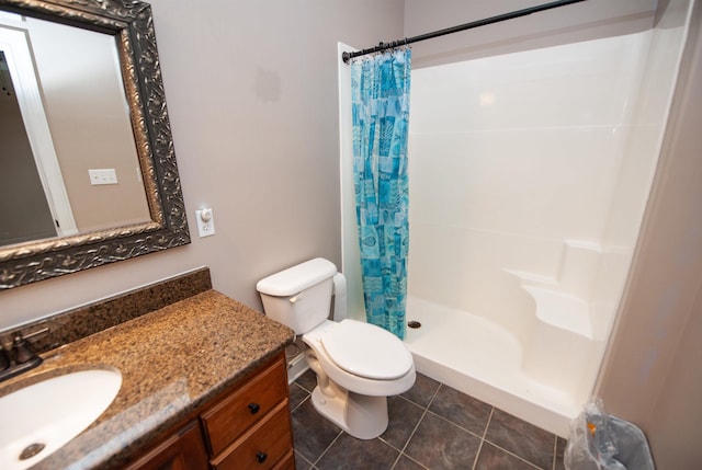 full bath with tile patterned flooring, a shower with shower curtain, toilet, and vanity