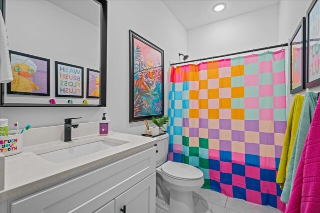 bathroom featuring toilet, marble finish floor, a shower with shower curtain, recessed lighting, and vanity