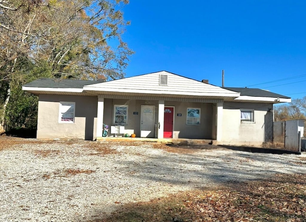 520 Pierpont, Spartanburg, SC 29303 - view of front of house featuring stucco siding and a porch