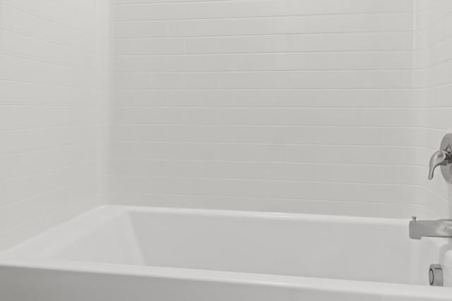 119 Hunter Rdg, Boiling Springs, SC 29316 - full bathroom featuring tub / shower combination