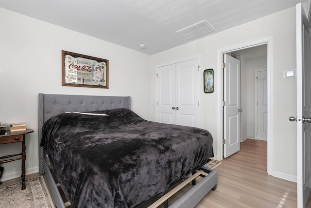 122 Aleppo, Greer, SC 29651 - bedroom featuring light wood-type flooring, a closet, baseboards, and visible vents