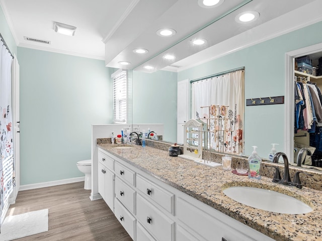 110 Miller Spgs, Moore, SC 29369 - full bath with toilet, crown molding, a sink, and visible vents