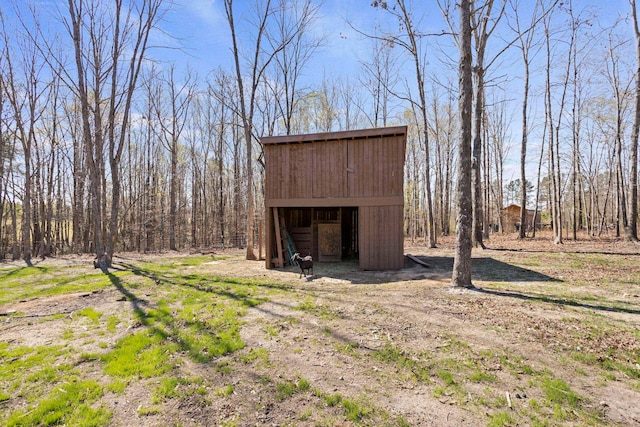 view of outdoor structure with an outdoor structure