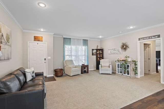 living area with recessed lighting, baseboards, crown molding, and dark wood-style floors