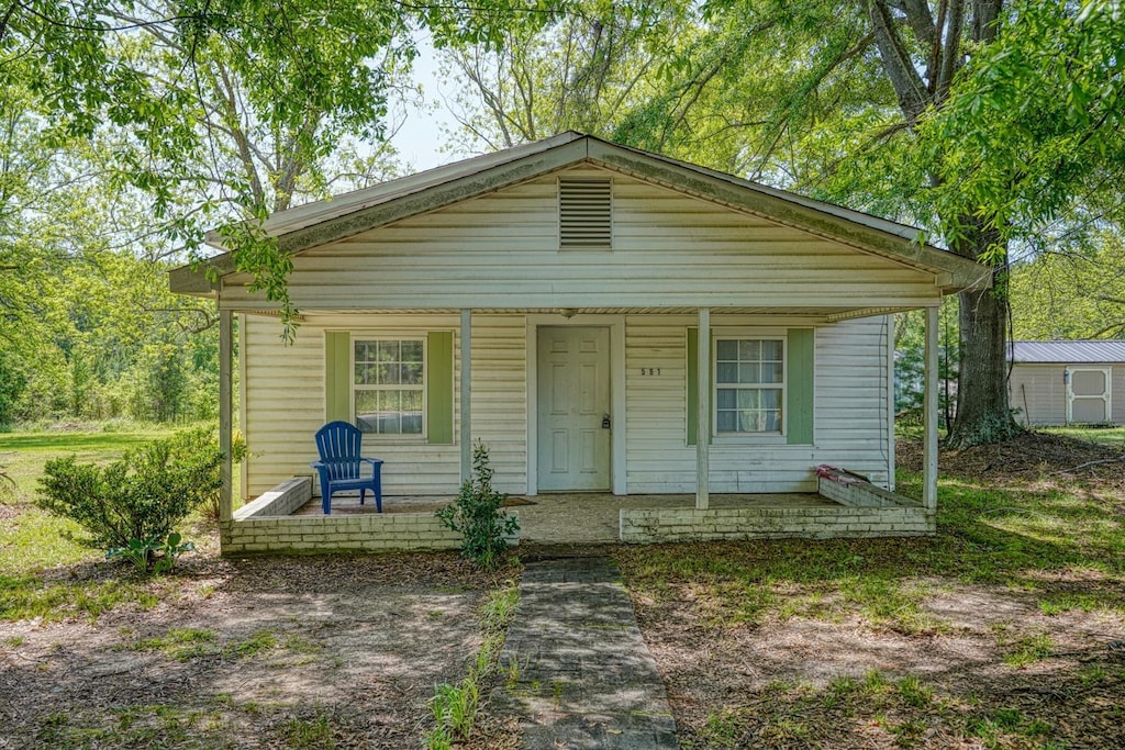 bungalow-style house featuring a porch