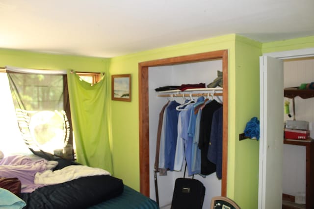 bedroom featuring a closet