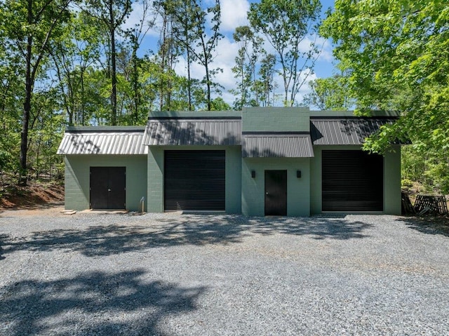 view of detached garage