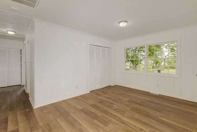 111 Linville, Moore, SC 29369 - unfurnished room featuring wood finished floors, a smoke detector, baseboards, and ornamental molding