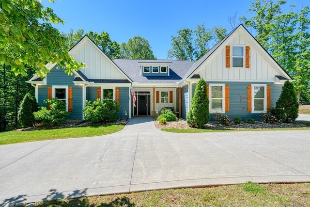 2007 Edwards Lk, Greer, SC 29651 - view of front facade featuring board and batten siding