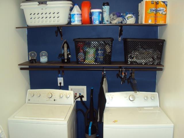474 Slate, Boiling Springs, SC 29316 - laundry room featuring washer and clothes dryer