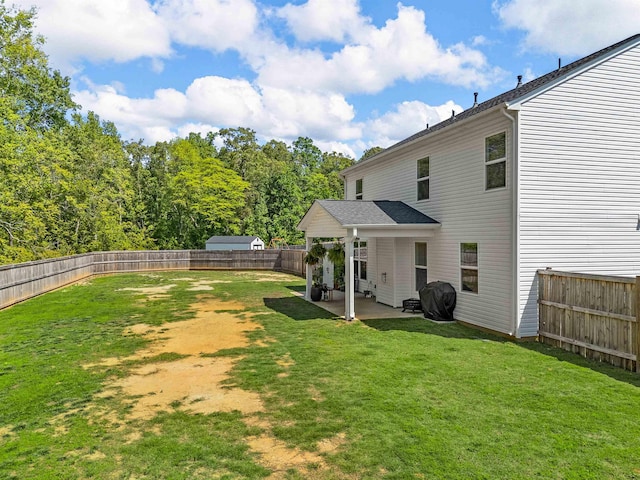 view of yard featuring a patio