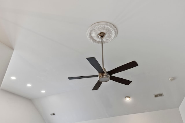 413 Rambling Rose, Moore, SC 29369 - detailed view of recessed lighting, a smoke detector, and ceiling fan