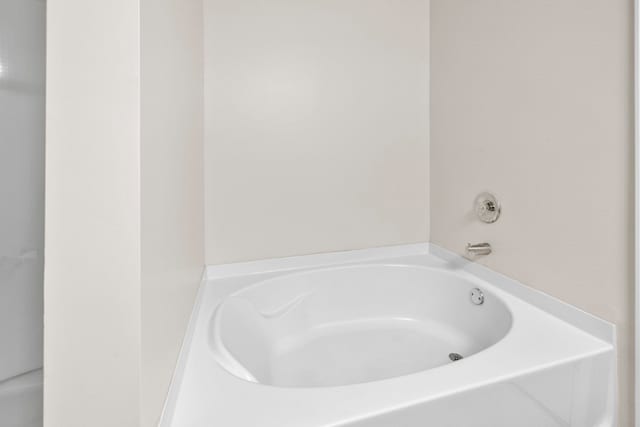 325 Victory, Moore, SC 29369 - bathroom featuring a bath