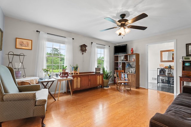 302 Peach Vly, Spartanburg, SC 29303 - living area featuring light wood-style floors and a ceiling fan