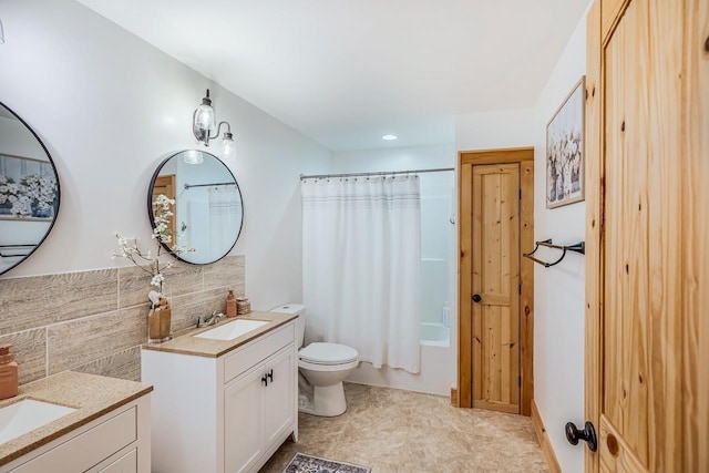 bathroom with tasteful backsplash, vanity, toilet, shower / bath combination with curtain, and recessed lighting