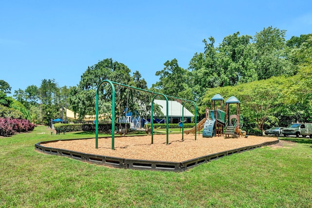 905 Morning Mist, Simpsonville, SC 29680 - community jungle gym with a yard