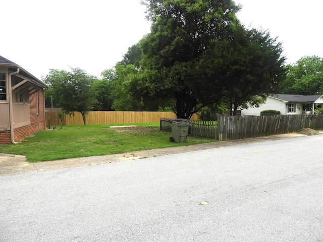 823 W Smith St, Gaffney, SC 29341 - view of asphalt road