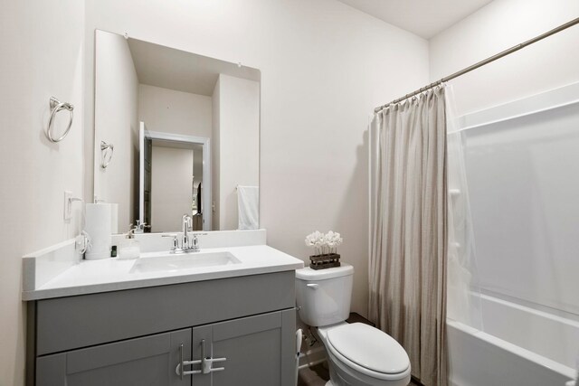 813 Elgon Walk, Fountain Inn, SC 29644 - full bathroom featuring toilet, vanity, and shower / bath combo with shower curtain