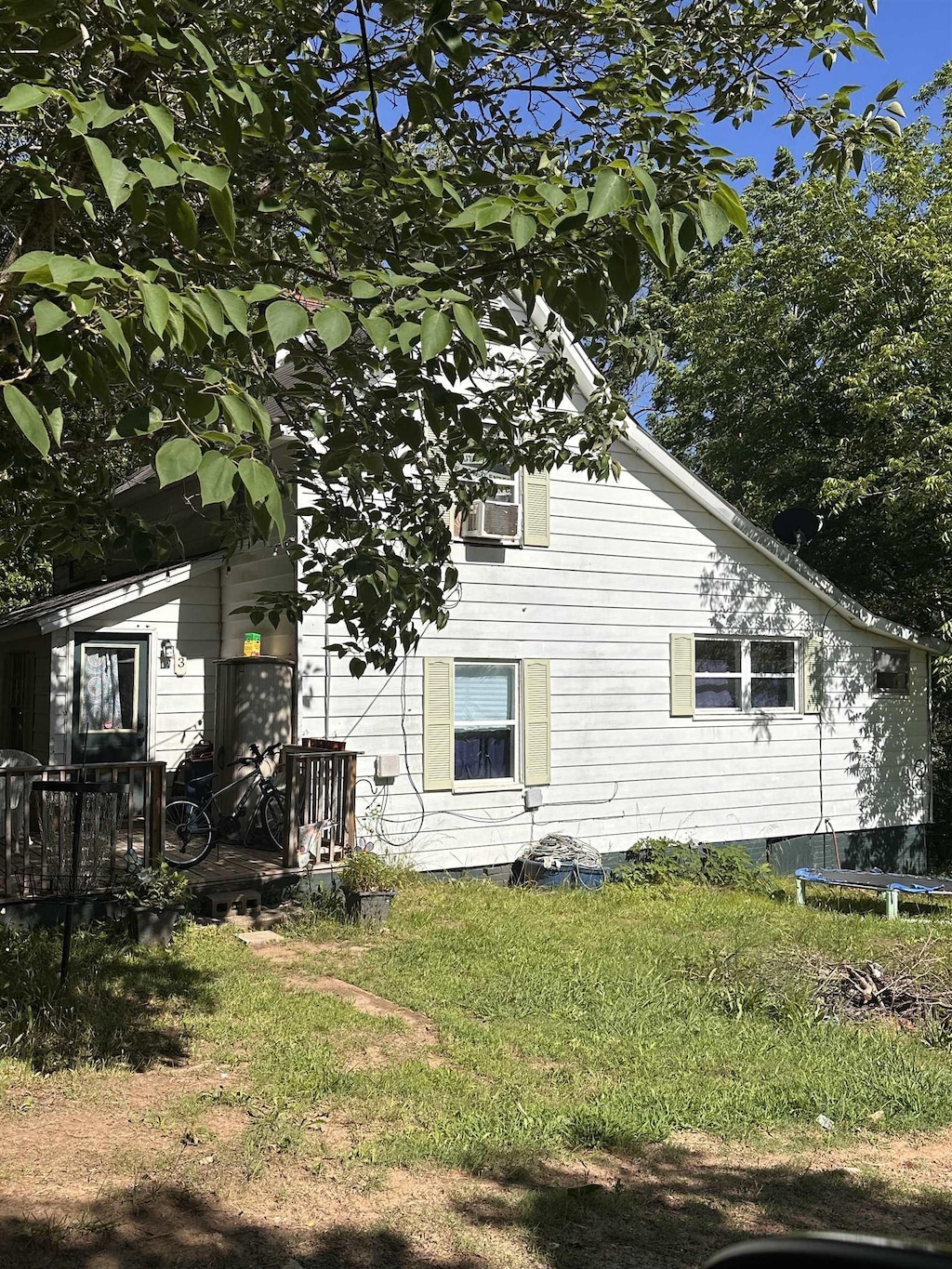 3 Mcgowan St, Enoree, SC 29388 - view of home's exterior featuring a lawn