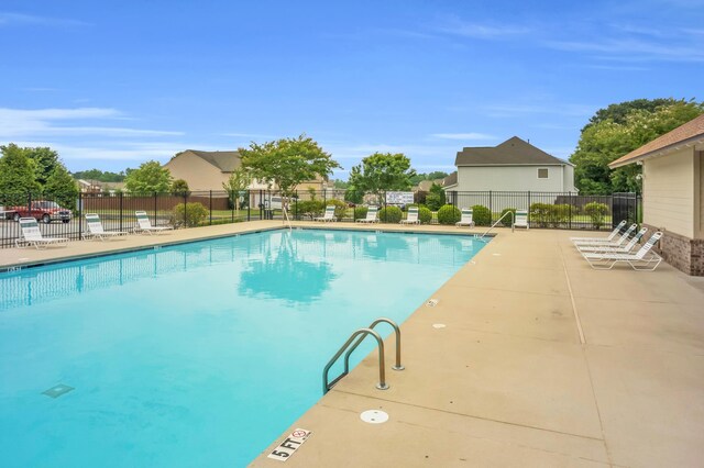 651 Willow Bank, Moore, SC 29369 - community pool with a patio
