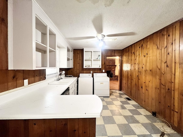 453 Lucerne, Spartanburg, SC 29302 - kitchen with wood walls, a sink, light floors, ceiling fan, and a peninsula