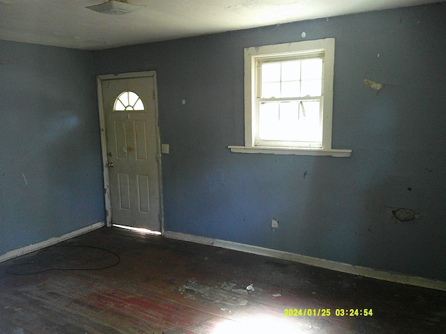 796 Neal, Woodruff, SC 29388 - entryway with wood finished floors and baseboards
