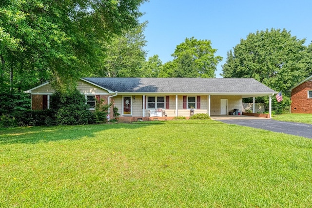 114 Cotswold, Moore, SC 29369 - single story home with driveway, a front yard, an attached carport, and covered porch