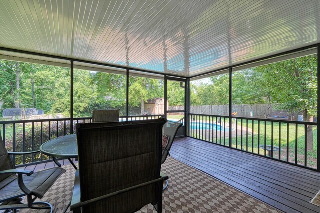 114 Cotswold, Moore, SC 29369 - sunroom with outdoor dining space and plenty of natural light