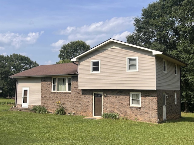 109 Berry, Boiling Springs, SC 29316 - back of property with brick siding and a yard