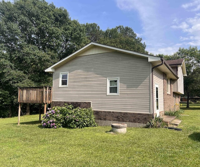 109 Berry, Boiling Springs, SC 29316 - view of side of property with a lawn and a wooden deck