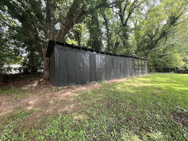 119 Hillside Dr, Gaffney, SC 29340 - view of grassy yard featuring an outbuilding