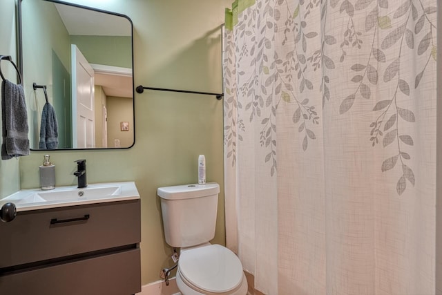 627 Branch, Woodruff, SC 29388 - full bath featuring vanity and curtained shower