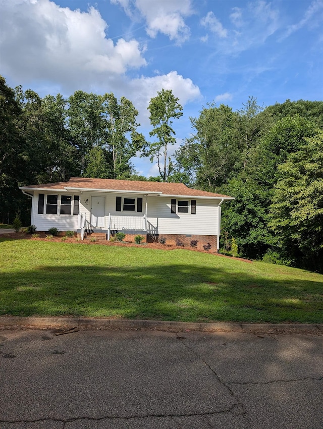 126 Loblolly, Wellford, SC 29385 - ranch-style house featuring covered porch, a front lawn, and crawl space