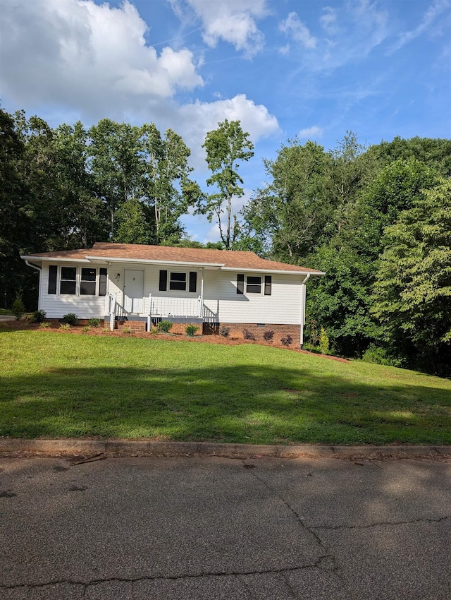 126 Loblolly, Wellford, SC 29385 - ranch-style house featuring covered porch, a front lawn, and crawl space