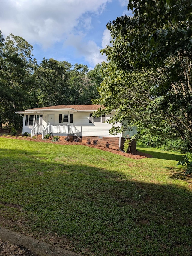 126 Loblolly, Wellford, SC 29385 - view of front of home featuring a front lawn, crawl space, and a porch