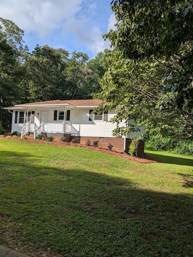 126 Loblolly, Wellford, SC 29385 - single story home featuring a front lawn, crawl space, and a porch