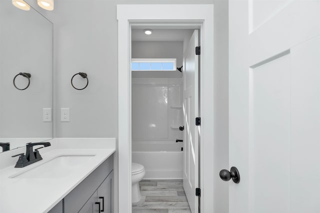 913 Wild Pne, Duncan, SC 29334 - full bathroom with vanity and tub / shower combination