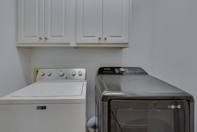 409 Cresthaven, Boiling Springs, SC 29316 - laundry room with separate washer and dryer and cabinet space