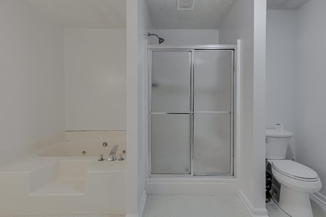 409 Cresthaven, Boiling Springs, SC 29316 - full bath featuring a shower stall, a jetted tub, and tile patterned flooring