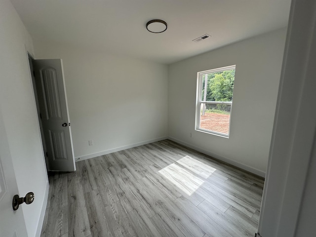 189 Ohio, Chesnee, SC 29323 - unfurnished room featuring wood finished floors and baseboards