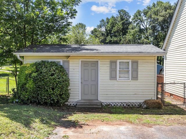 114 Maplewood, Greer, SC 29651 - bungalow-style house with entry steps and a shingled roof