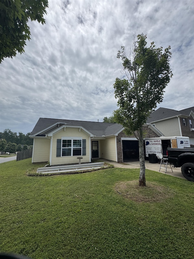 344 Lansdowne, Duncan, SC 29334 - view of front facade with a garage and driveway