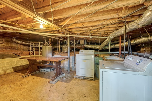 104 Pine, Laurens, SC 29360 - basement with separate washer and dryer and gas water heater